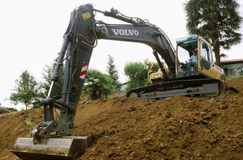 Гусеничный экскаватор Volvo EC180B